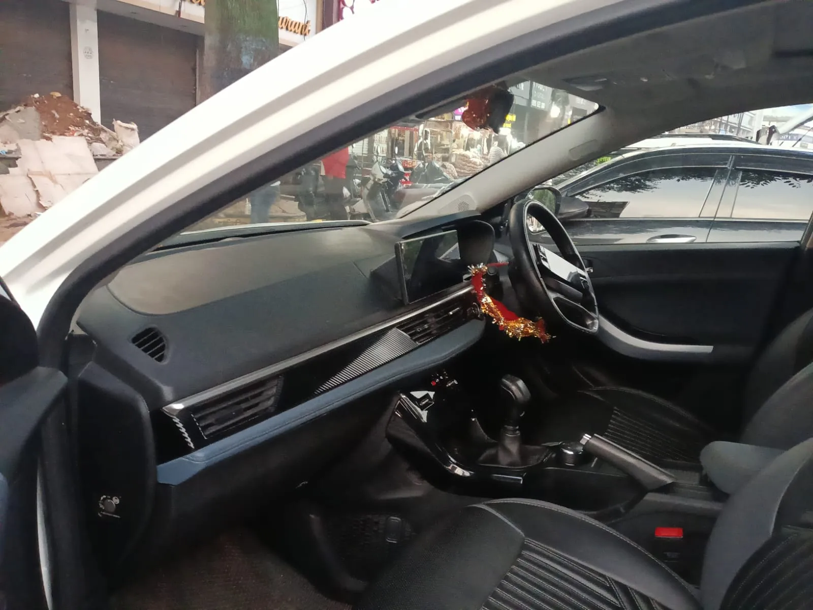TATA MOTORS CURVV 2025 thumbnail 9